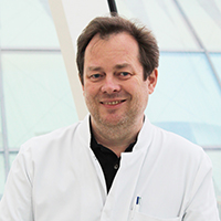 Chefarzt Dr. med. Dr. rer. Nat. Johannes Weiß 
