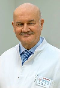 Chefarzt Dr. med. Uwe Schröder 
